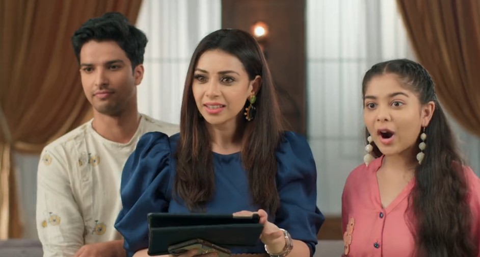 KartikDean's tweet photo. Re-watching an ep of #YRKKH3 and can't believe how she went from a cute, supporting actor to a super successful lead, that too in less than 3yrs!  Well done #NiharikaChouksey 

I first watched her in Rishta3 as Nishtha and followed her journey through #Faltu, #Aina and now #TSTK! https://t.co/S6brU6dtZN