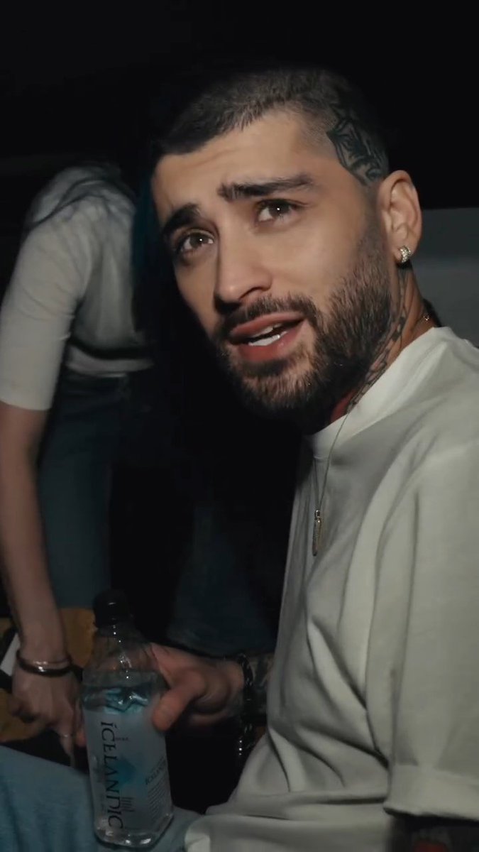 Ljpstardust91's tweet photo. Zayn malik segue sendo o homem mais lindo desse mundo, sem condições para tanta perfeição https://t.co/NtJxQKj1TX