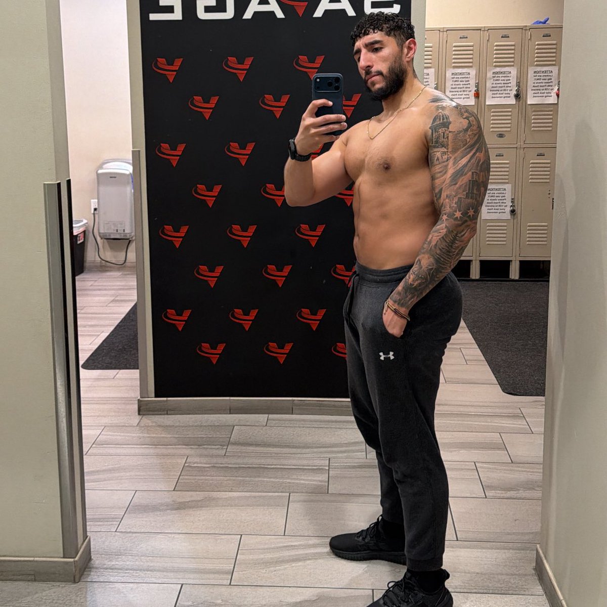 yanchhh_13's tweet image. 212lbs 🐷