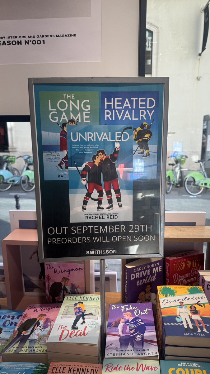 bucky (•ᴥ•ʋ) tweet media