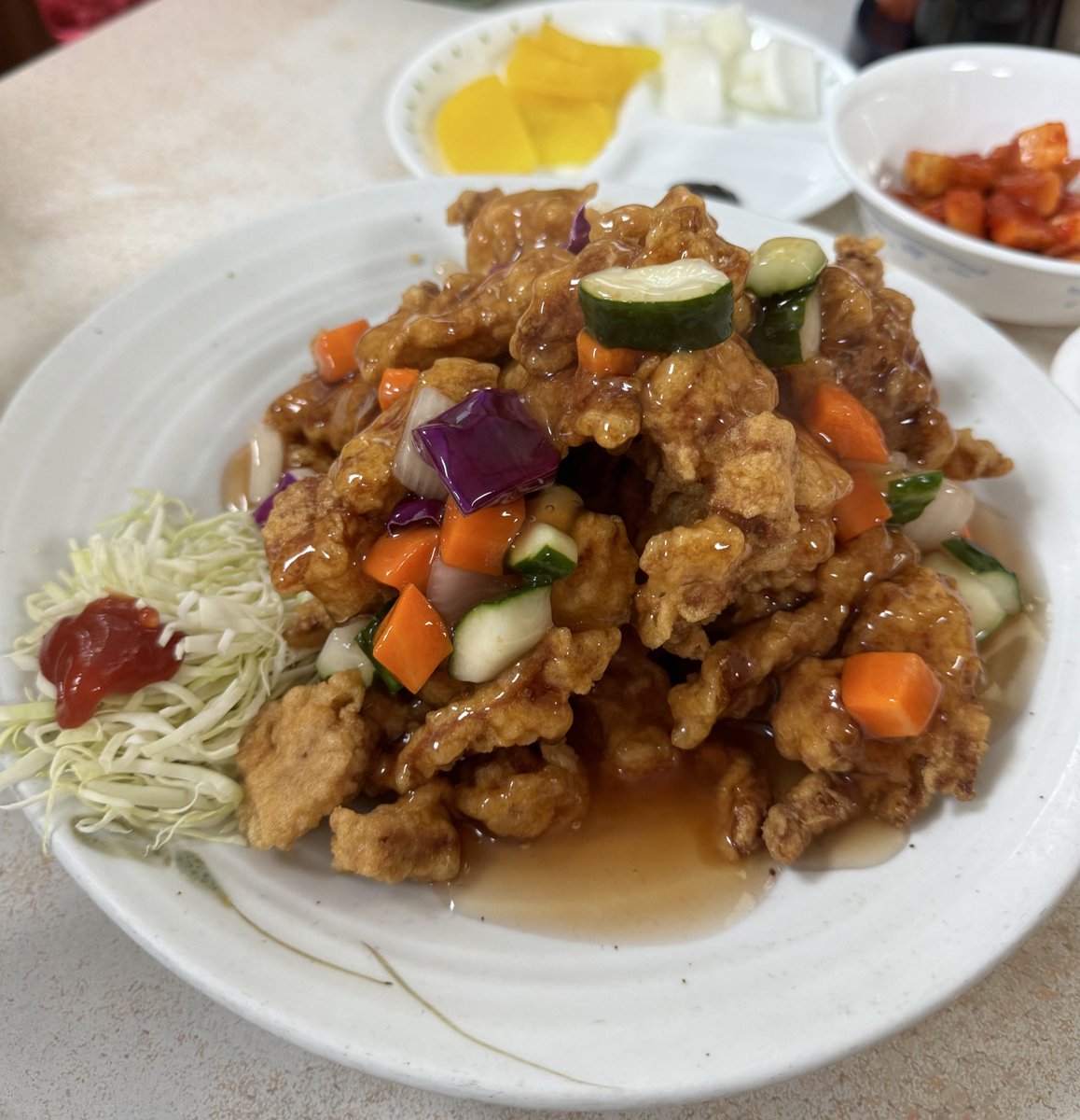 heaonii's tweet image. 옛날 탕수육 스타일 좋아하시는 분은 
아산에 ‘목화반점’ 꼭 가주세요 ,,🤤
제가 먹어본 탕수육 중에 1등‼️
부먹, 찍먹 다 가능합니다☺️,,,
웨이팅 쩔기때문에 꼭 일찍 가셔서 이름 적으셔야해요 탕수육 먹고 주변 현충사 구경하기 추천드립니다❣️