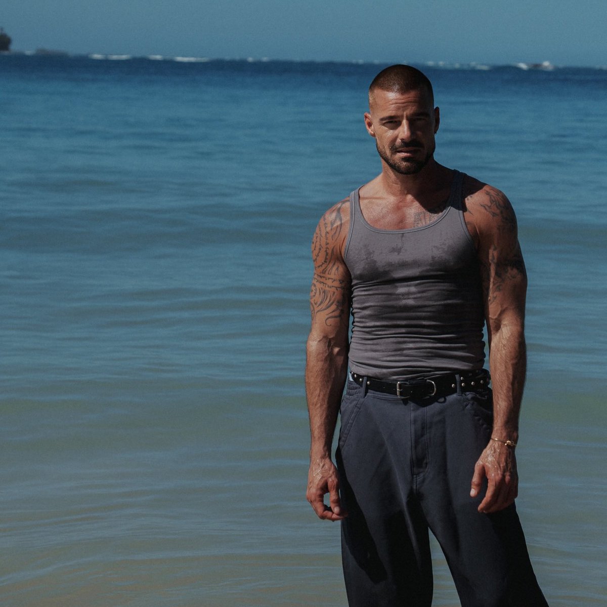 ricky_martin's tweet photo. Fotos tomadas en Puerto Rico por Raymond Morales mientras filmamos el vídeo de mi canción favorita en este momento titulada #LLUVIA en colaboración con el gran Arcangel. ¿Ya la han escuchado?  Está en todas la plataformas. https://t.co/VyKTjQgKEb