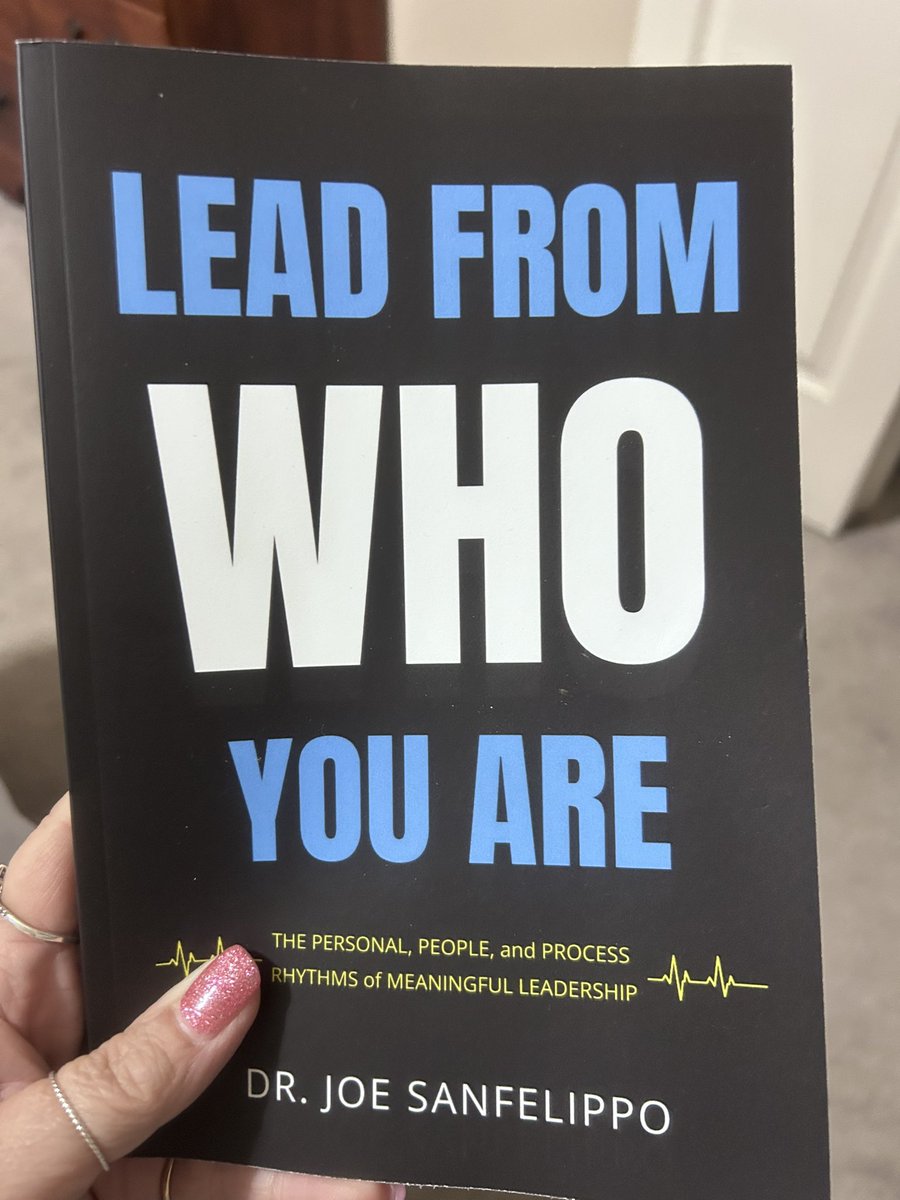 Denise LegoreSeawood tweet media