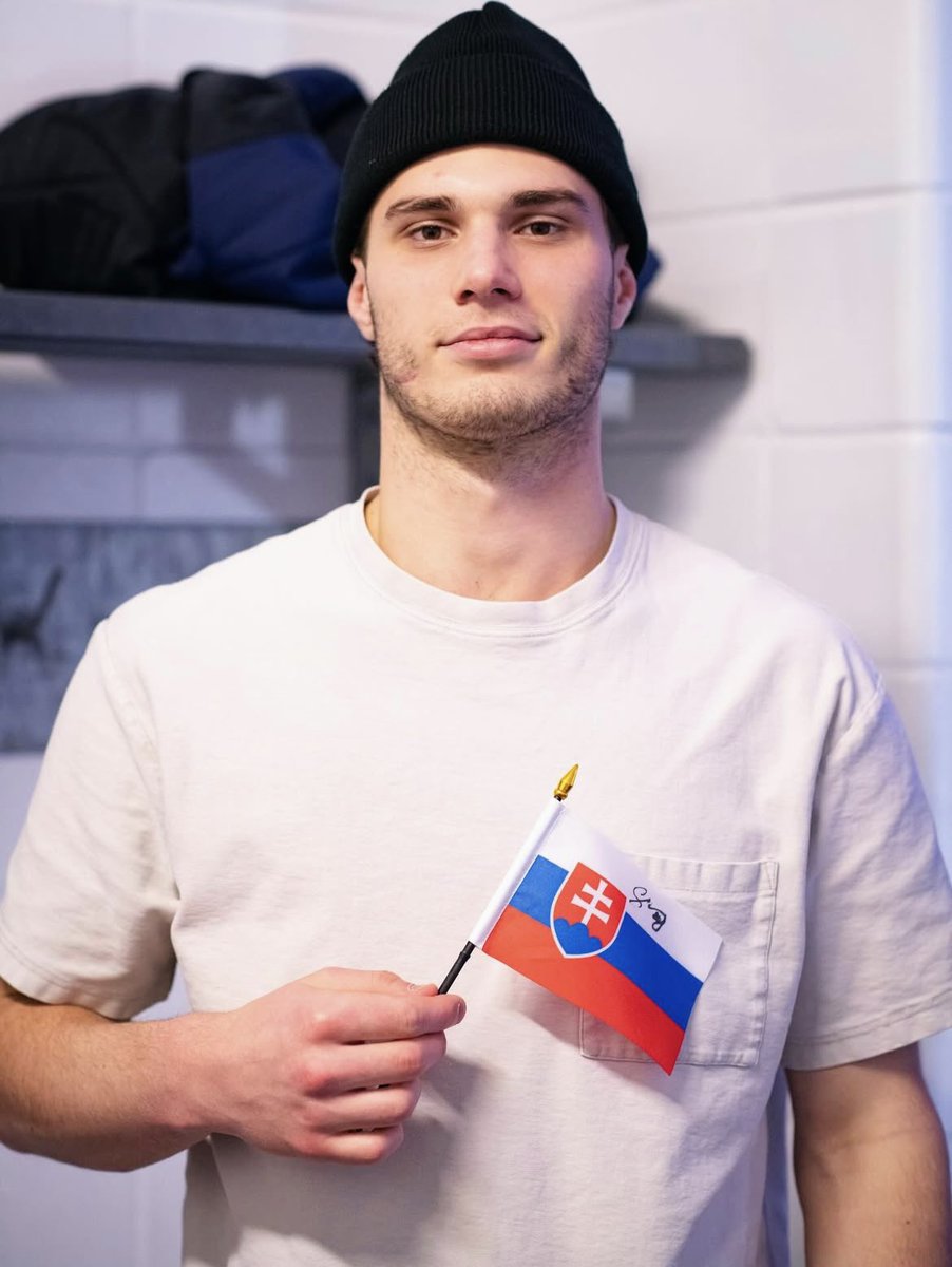 HabsOnReddit's tweet image. Juraj Slafkovsky 🇸🇰 for the upcoming Olympic edition issue of Hockey Le Magazine 📸