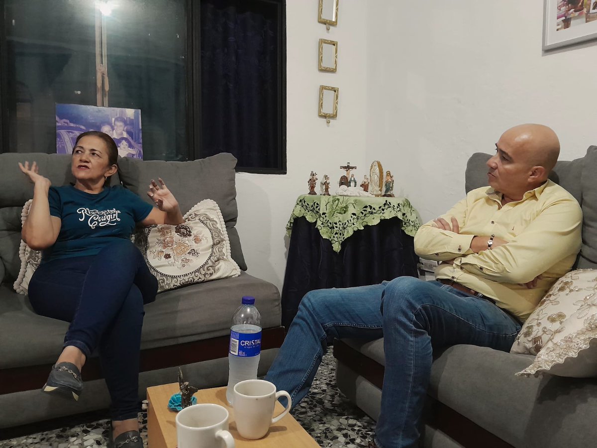 Hoy estuvimos compartiendo un rato muy agradable con nuestras amigas Mabel Peña y Maryory, líderes de la comuna 12. Gracias por su cariño y su apoyo constante. Además, conversamos sobre el proyecto de nuestro próximo senador <a href="/TrianaBarreto/">Santiago Barreto Triana</a> C25.
