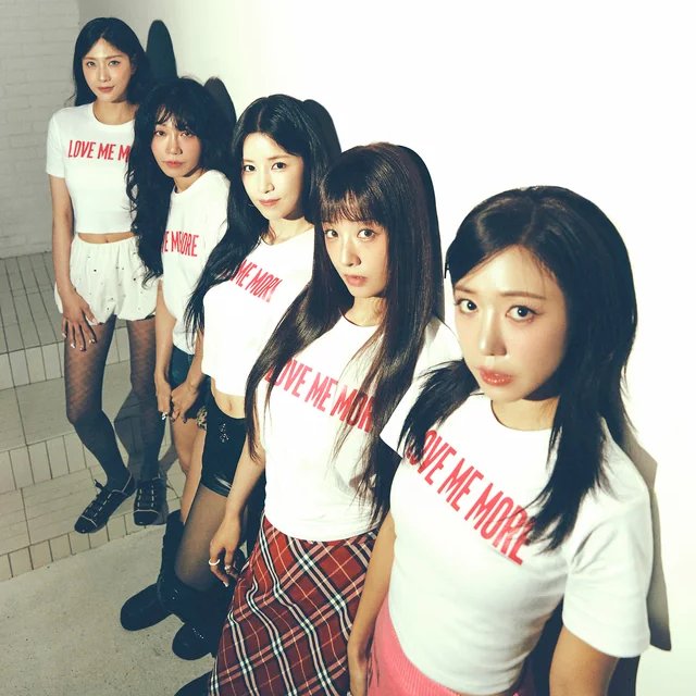 kchartsmaster's tweet image. Apink has sold out all tickets for their two-day concert at Jangchung Arena in Seoul.

v.daum.net/v/202601220947…