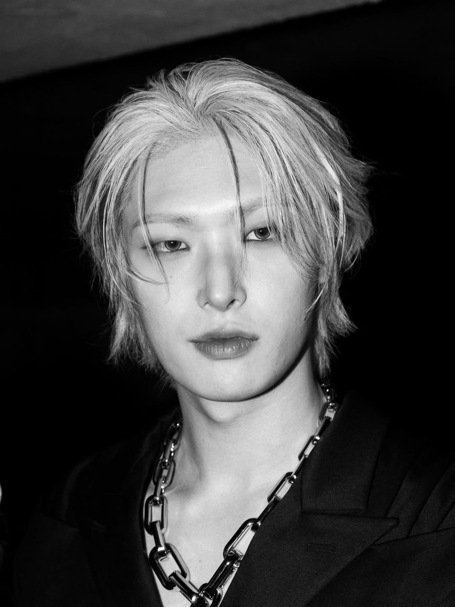 mngggi's tweet image. every photo coming out of this event is crazy like this princess here is actually one of the prettiest people ever