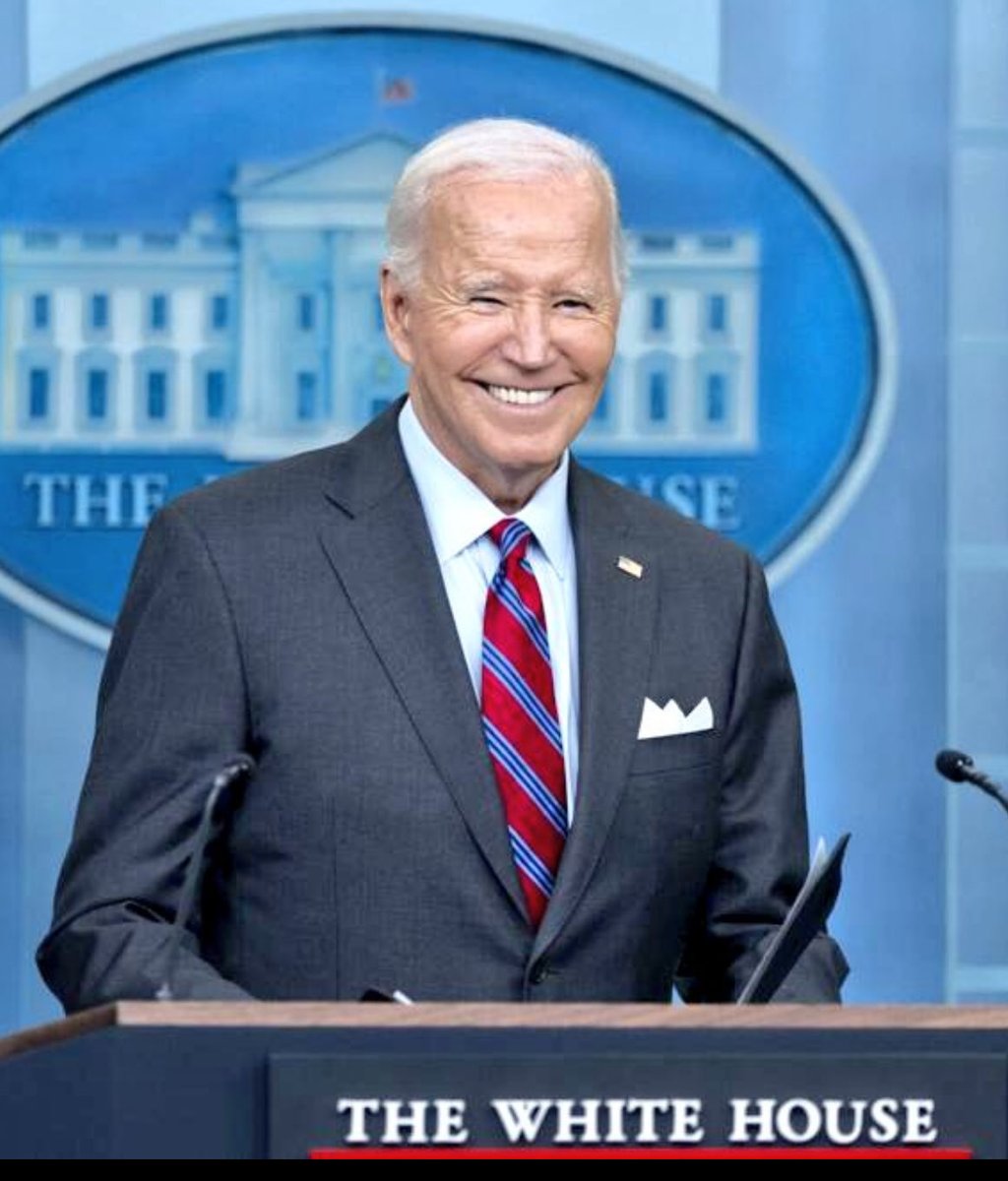 Guess who wasn't an international embarrassment,This guy👇🏿👇🏿👇🏿👇🏿