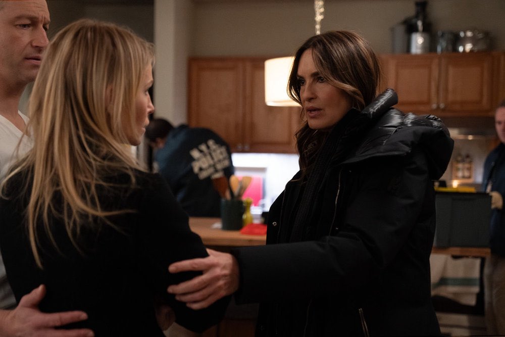 [NEW] photo stills from tomorrow’s NEW episode of #SVU ‘Career Psychopath’