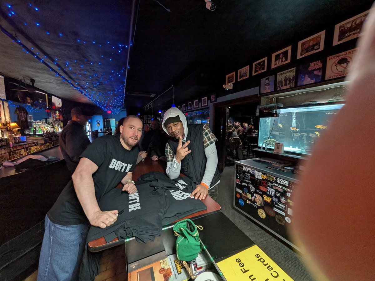 wheelemwill's tweet photo. @quinndale #quinndale #standup #thetokenlounge #goodnight #greatshow https://t.co/q0oBbVxsXf