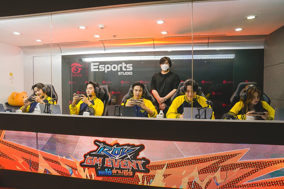 omg_entertain's tweet image. WeTV Thailand จับมือ Garena Online (Thailand) (RoV) เชื่อมโลกซีรีส์และเกม ภายใต้ WeTV Original “ซอโซ่ล่ามธีร์ Be My Player Two” 

#ROV_GMEVENT_ซอโซ่ล่ามธีร์
#WeTVth #WeTVOriginal
#บันเทิงอลัง #OMGEntertainnews