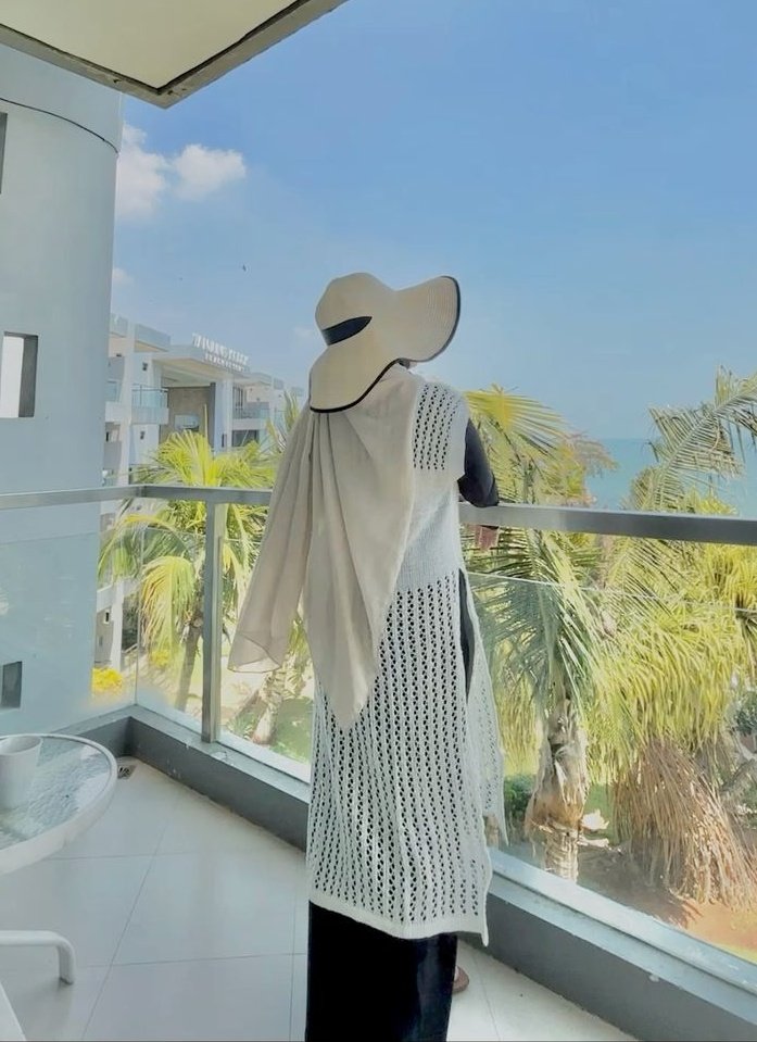 Nubaerj1's tweet photo. Beach outfit ideas >,° 👗🏖

—A thread https://t.co/WPl7Eg9lMa