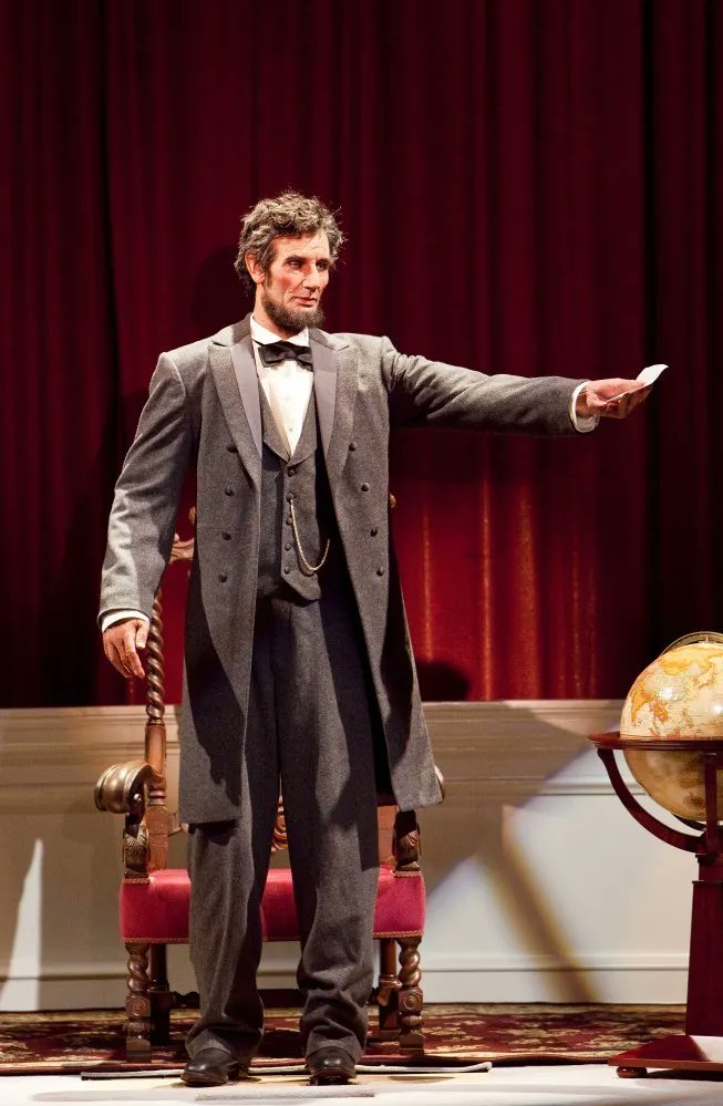 JennyENicholson's tweet image. If you were Elphaba what 4 twisted things would you turn your friends into. I would do abraham lincoln animatronic, coca cola box snowman, hobby horse, chainsaw carved bear