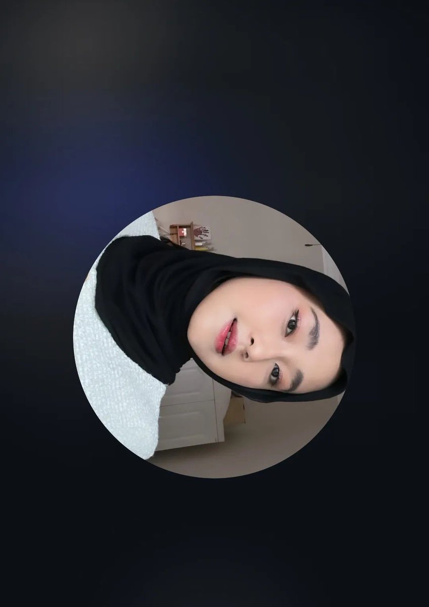 Mycookymochie's tweet image. HATI-HATI YANG SUKA FOMO, KALIAN LAGI DIINCER SAMA NADINE! 

Ini scammer apa aja disikat. Semua yang lagi booming dia jualin. Dari iphone, tiket pesawat, tiket konser, sampe raket padel. 

Nama depannya selalu NADINE, nama belakangnya diubah-ubah terus setiap