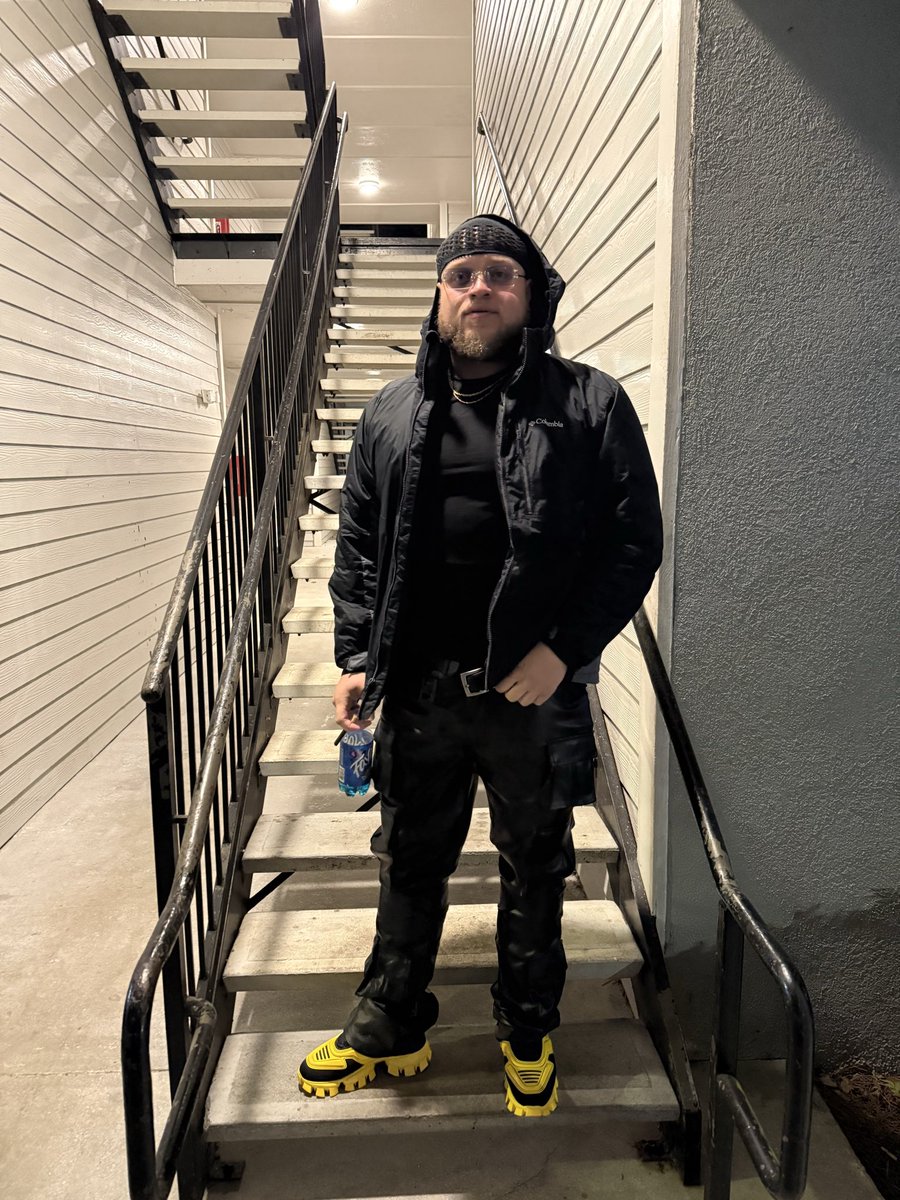 _itsRobbie's tweet image. ✌🏼