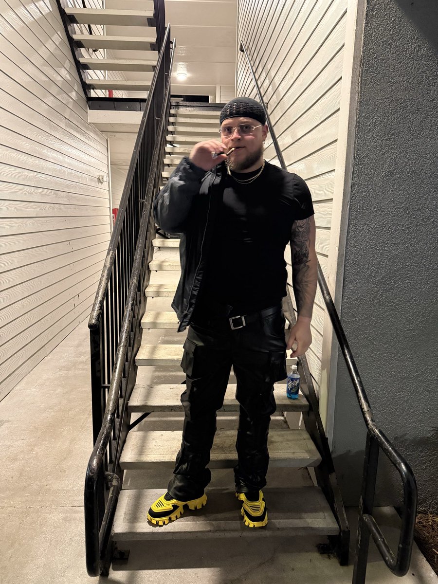 _itsRobbie's tweet image. ✌🏼