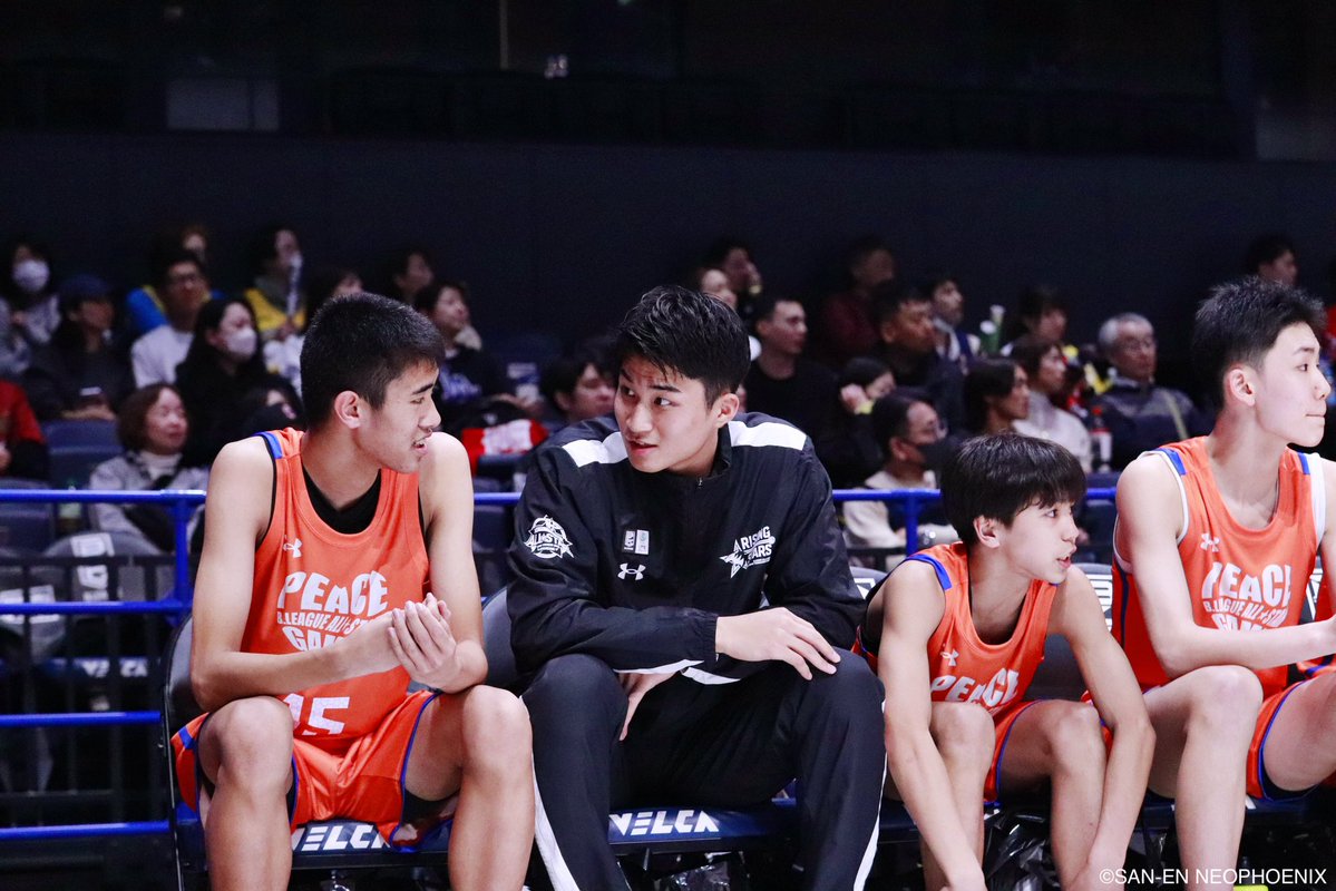 🌈#Bリーグオールスター の思い出📸

「B.LEAGUE ALL-STAR PEACE GAME 2026」のスペシャルサポーターを務めた #湧川颯斗 選手🕊️
広島県U15選抜チームの選手たちと仲良くなれたと、試合後に嬉しそうに報告してくれました☺️

#三遠ネオフェニックス #Bリーグ #りそなグループ