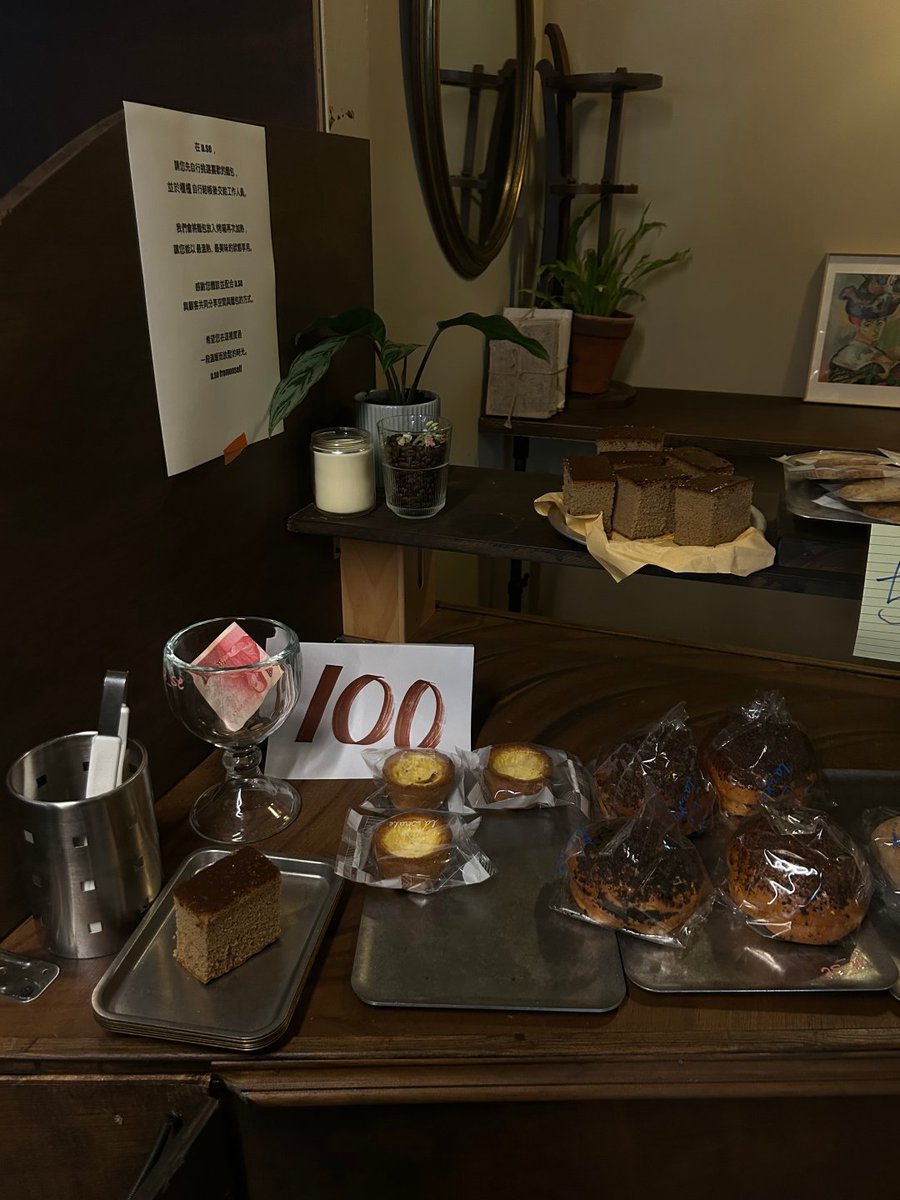 UIveevv's tweet image. 素敵なティータイム✨ お皿やカトラリーひとつひとつにこだわりが感じられて、心ときめく空間でした。 甘い幸せに包まれて、心もお腹もいっぱいです。