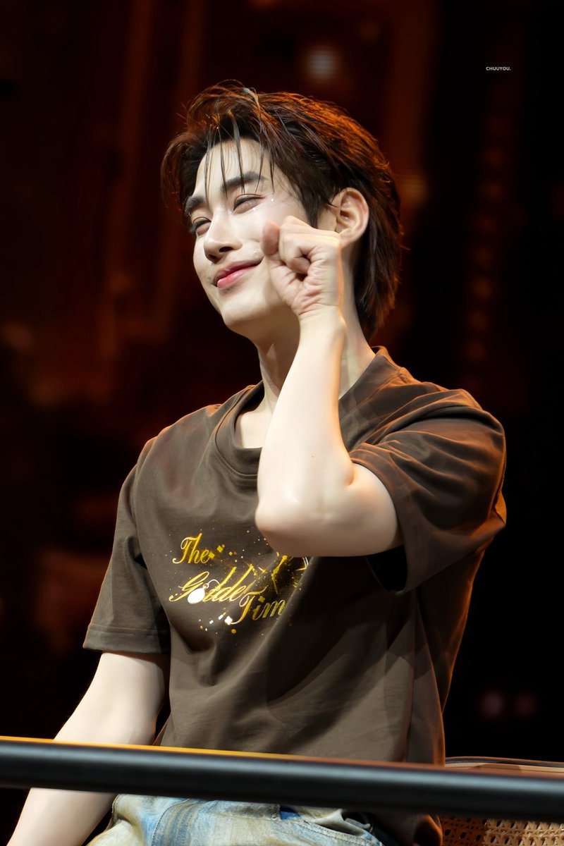 ♡ ✊🏻👊🏻✊🏻👊🏻

<a href="/TLE_mtm/">TLE.MTM</a> #TLE_mtm 
#KhemjiraConcertDay1