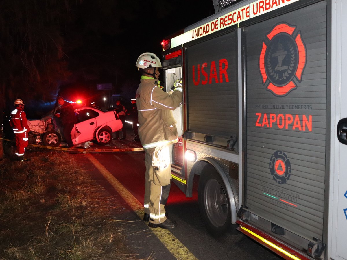 UMPCyBZ's tweet photo. #AlMomento
Oficiales 🧑🚒 #USAR de nuestra #Base4 atienden percance vial 💥 sobre carretera a Nogales a la altura del km 21.
El percance genera restricciones 🚧 viales en un carril de ingreso a la ciudad. https://t.co/uSXjjsWskv