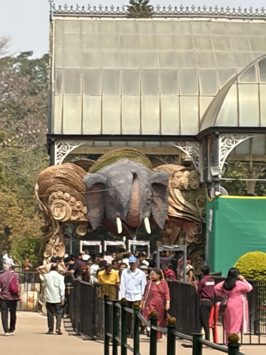 MMCLabOx's tweet photo. Happy to have completed my academic mini tour in India, giving invited talks at JNCASR Bangalore then at IIT Bombay!!! Great hospitality, fantastic hosts, and wonderful scientific discussions 👍🏽 🙏🏼 https://t.co/KhQudFOclw