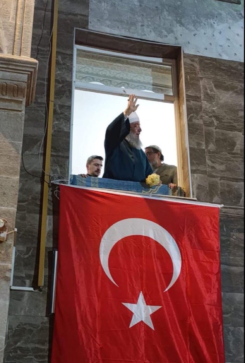 Alimler fitneyi daha gelirken anlar, Cahiller ise ancak giderken farkeder. 
__Hasan-ı Basri Hz. (ks).