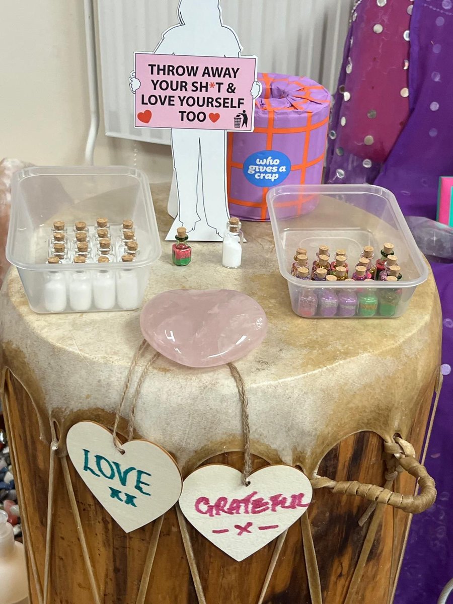 NEW! Throw Away Your Sh*t And Love Yourself Too (2)❤️ This Sat 24th Jan!
A couple of places available! DON’T MISS IT!! BOOK NOW!
Bring along your own sh*t whatever it may be &amp; just let it go, feel the release &amp; give yourself love ❤️ 
Message Nicci on 07958984195 to book 
❤️❤️❤️❤️