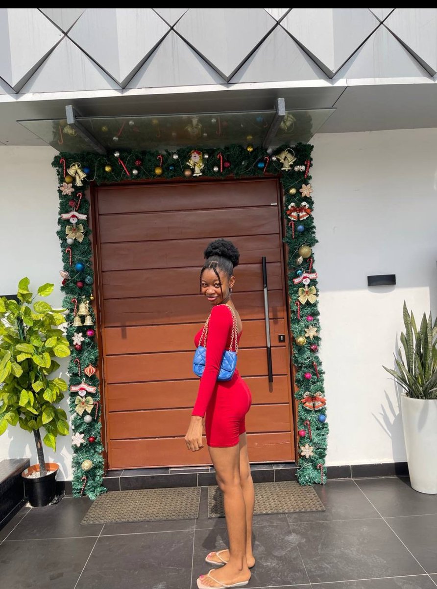 1of1Mos's tweet image. I need a Man that would spend on me without expecting anything in return 👀👀