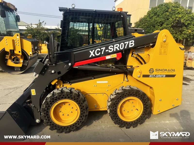 skymard's tweet photo. SKYMARD XC7-SR07B skid steer delivered in China π¨π³π
890 kg load, 0.4 mΒ³ bucket πͺ
YUCHAI engine, compact and strong βοΈ
Solid tires, ready for tough jobs π₯
π‘π‘export@skymard.com
#SkidSteer #ConstructionEquipment #Machinery #CompactLoader #Export https://t.co/KVFFwfBxMK