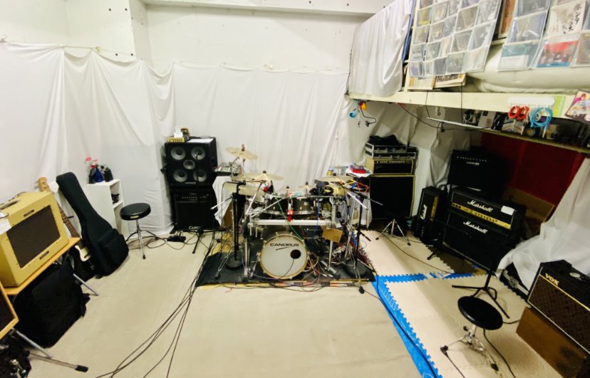 tsuduminoterasu's tweet photo. ツヅミノテラスでは
体験ドラムレッスンを受講する事が可能です。
池上線の戸越銀座＆浅草線の戸越が最寄のレインボースタジオにて。
30分の実技体験レッスン+10分程度のミーティング。
参加費　1300円
レッスンに興味が無くてもドラムを演奏してみたいという方でも大歓迎致します🥁 https://t.co/GXFIB0MI0T