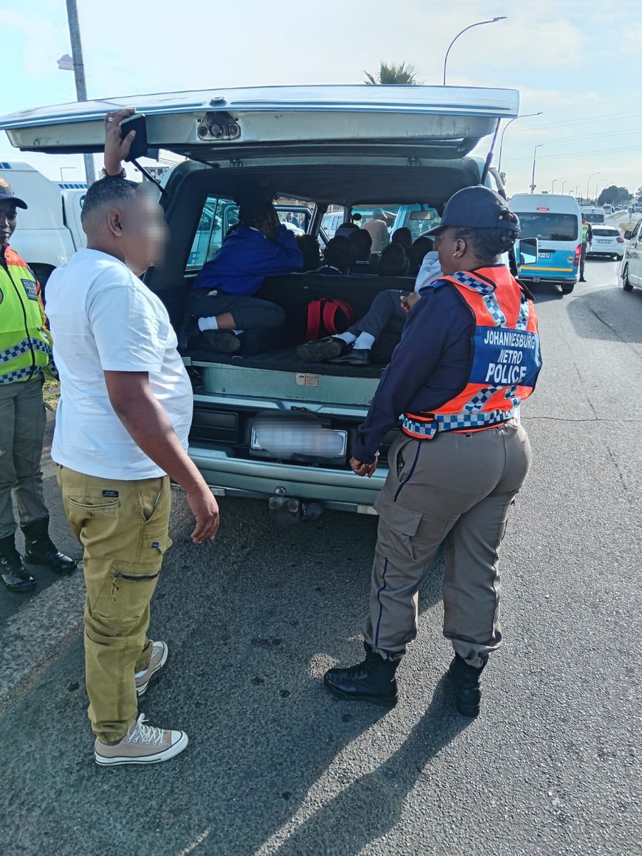 Jo'burg Metro Police Department - JMPD tweet media