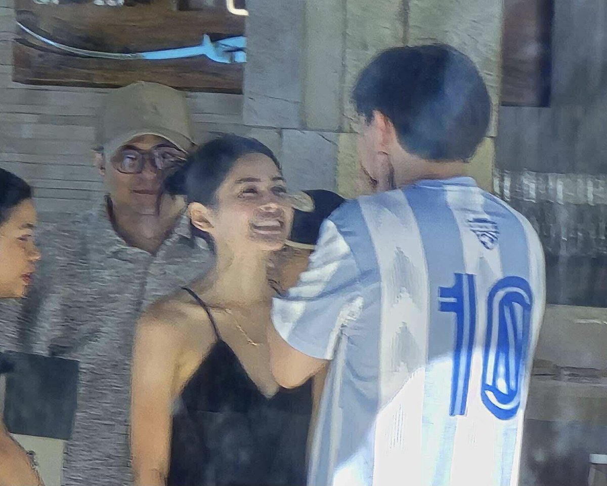 onlyforazr's tweet image. pa trenta ka na paeng, nagpapa-baby ka lang pala sa kolehiyala at mas bata sayo