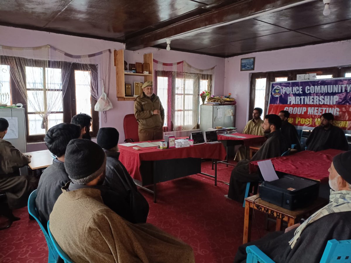 bhatarif82's tweet photo. Thana Divas program was held successfully at Hurhundpora with active participation from local residents. It served as an effective platform for public–police interaction, grievance redressal, and strengthening community trust. Such initiatives are truly commendable. https://t.co/7VKzUFNy5n