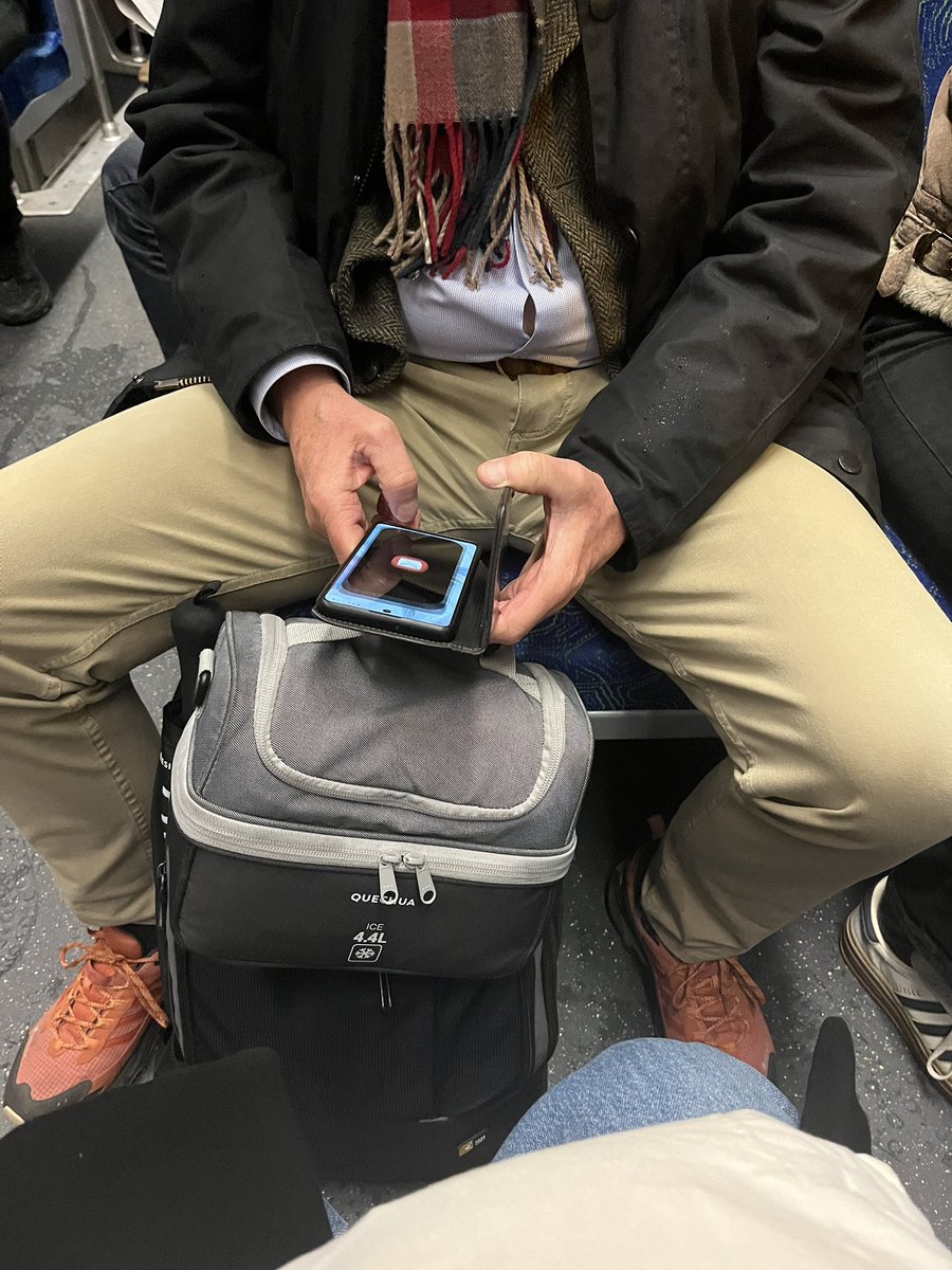 KC LOUISON tweet media