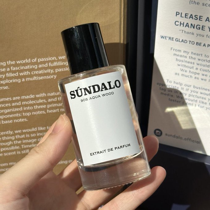 tamjaichunbkk's tweet image. sundalo เป็นน้ำหอมแบรนด์ไทยที่เราเชียร์ตั้งแต่เค้าเปิดตัวใหม่ๆเลย กลิ่นหอม ติดทนมาก 8 ชั่วโมงเอาอยู่ เบลนกลิ่นได้โคตรดีมีมิติ ละมุน ไม่เหมือนใคร หอมแบบไม่เตะจมูก มีกลิ่นให้เลือกเยอะช่วงนี้ฉีด tea harmony บ่อยมาก s.shopee.co.th/2AyHXYbwru