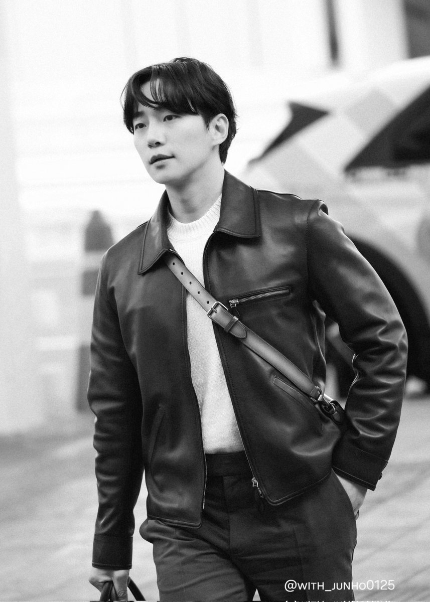 걸어다니는 화보💛

260119 인천✈️파리

#이준호 #LEEJUNHO
#LEEJUNHOxBERLUTI
#벨루티 #BERLUTI #DressedinBERLUTI
#PFW #ParisFashionWeek #PFW2026