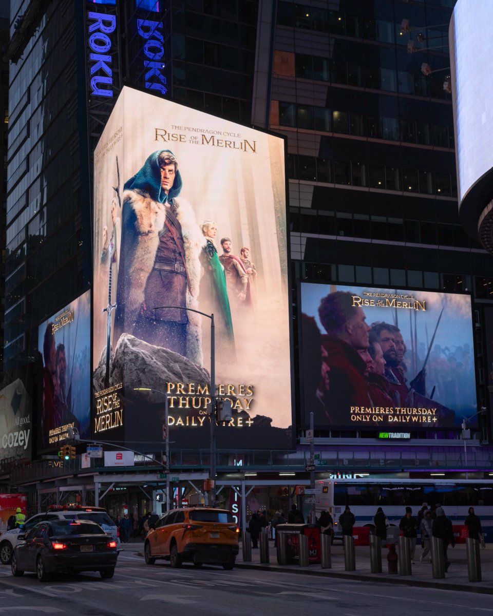 dailywireplus's tweet image. Spotted in NYC📍

#ThePendragonCycle