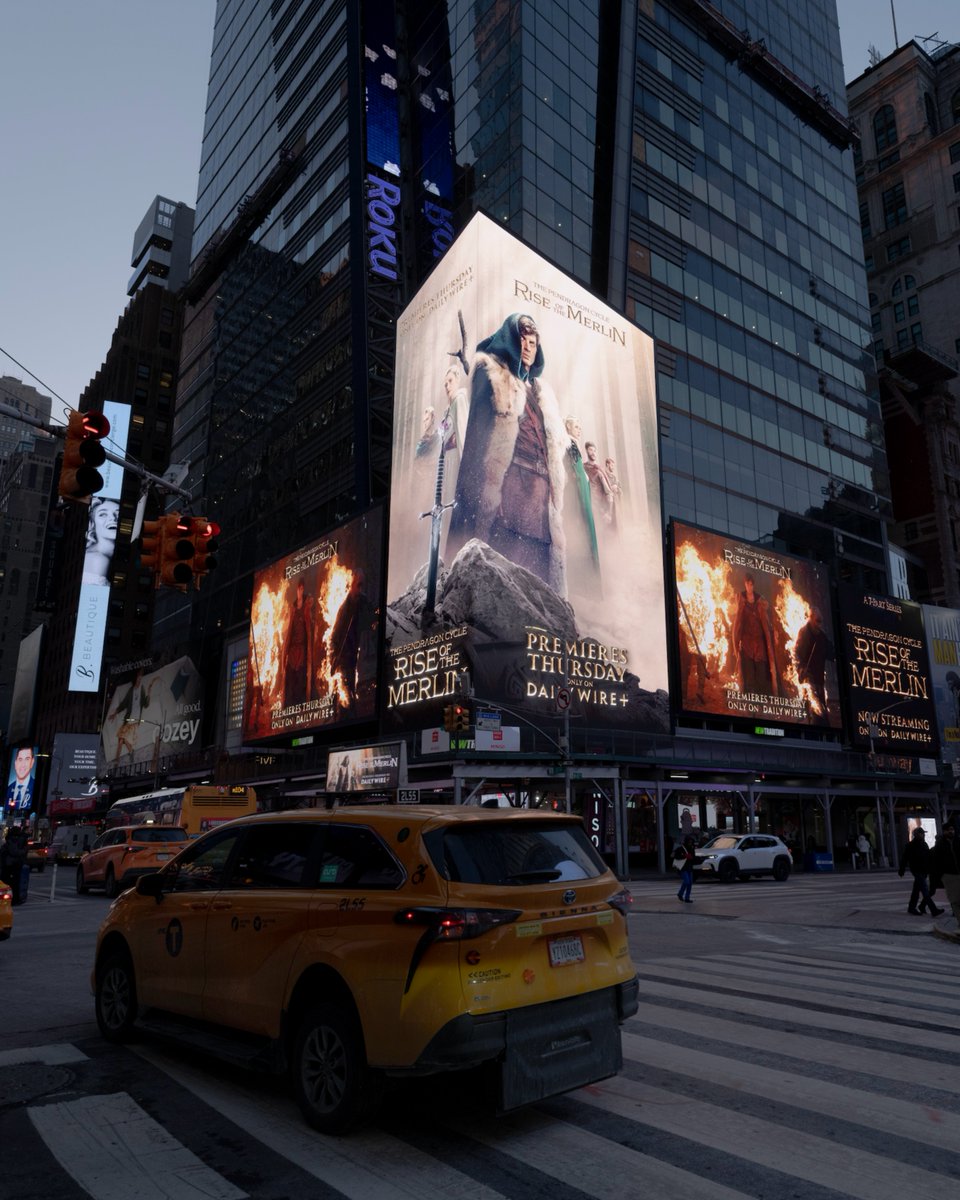 dailywireplus's tweet image. Spotted in NYC📍

#ThePendragonCycle