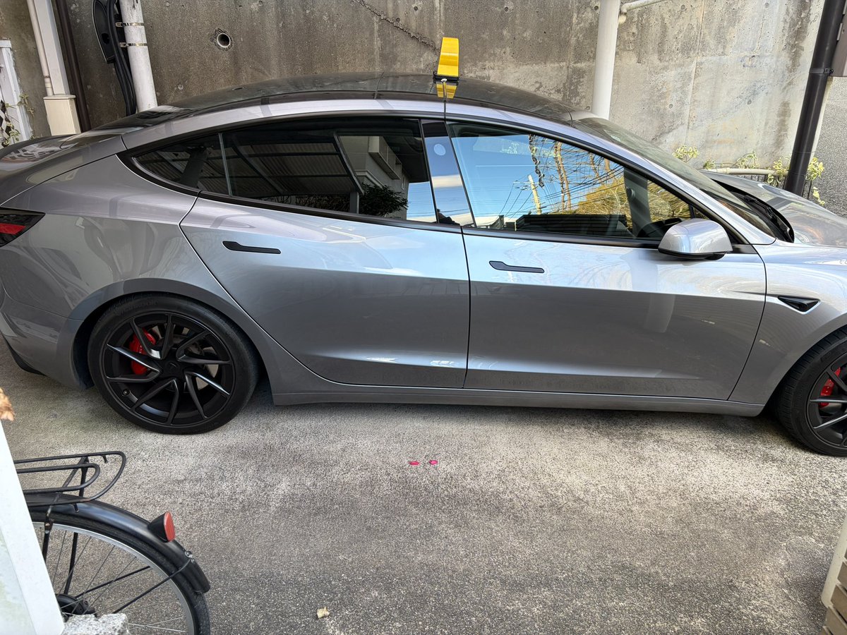 Model3_'s tweet photo. さて、寒いけど洗車しますか。 https://t.co/H1P77DhCik