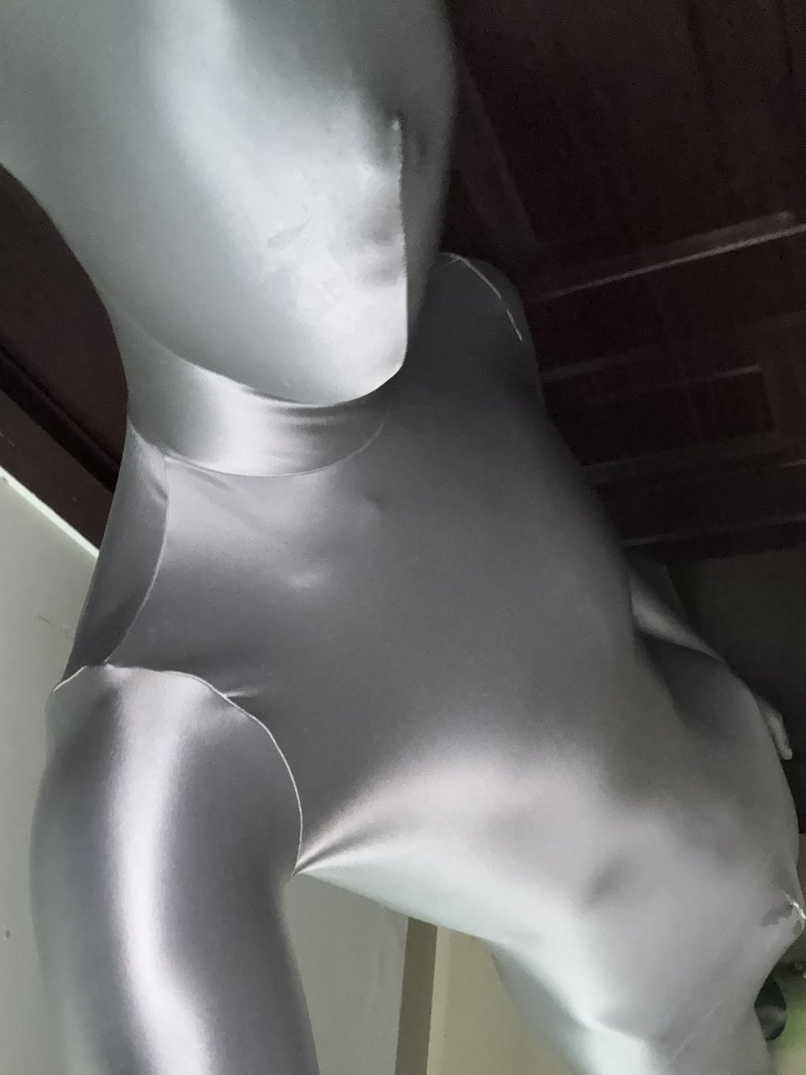 Qingyuu11's tweet photo. 放假啦~👀
#rubber
#zentai
#0m https://t.co/cD2EVHTMwp