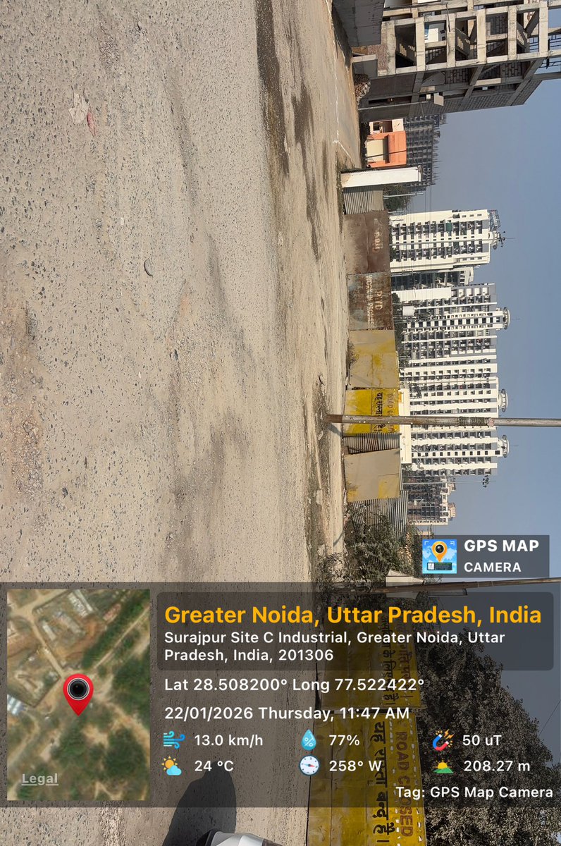 pchandra77's tweet photo. Danger alert ⚠️
The U-turn near DFC’s new Dadri stn is full of deep potholes, risking lives of ~5,000 daily commuters living in Migsun Green, Shivalik, Design arc, Gulistanpur etc. Please act immediately. Video &amp; pics just taken. @OfficialGNIDA @dmgbnagar @UPGovt @noidapolice https://t.co/b6g8WEG2dT