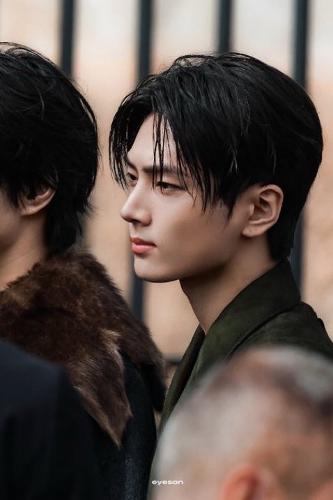 M1i0e's tweet image. 현최애가 구최애를 닮음