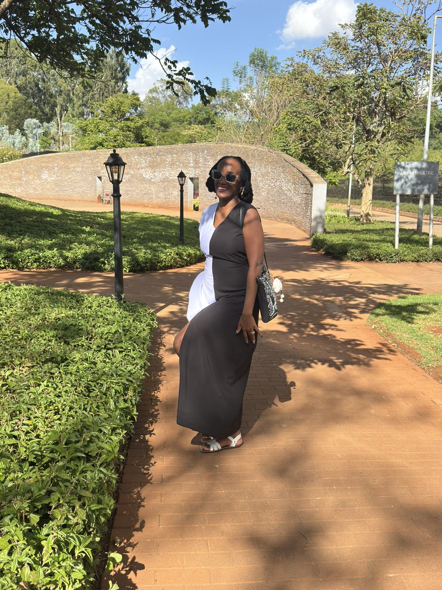 KininiAbigael's tweet image. Made the most gorgeous dress for our January drop🥰

Available in different sizes. Slide in my DM🥰