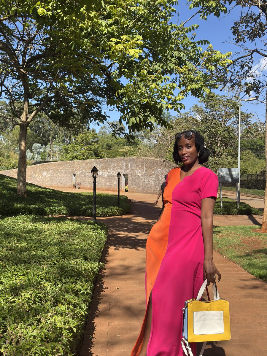 KininiAbigael's tweet image. Made the most gorgeous dress for our January drop🥰

Available in different sizes. Slide in my DM🥰