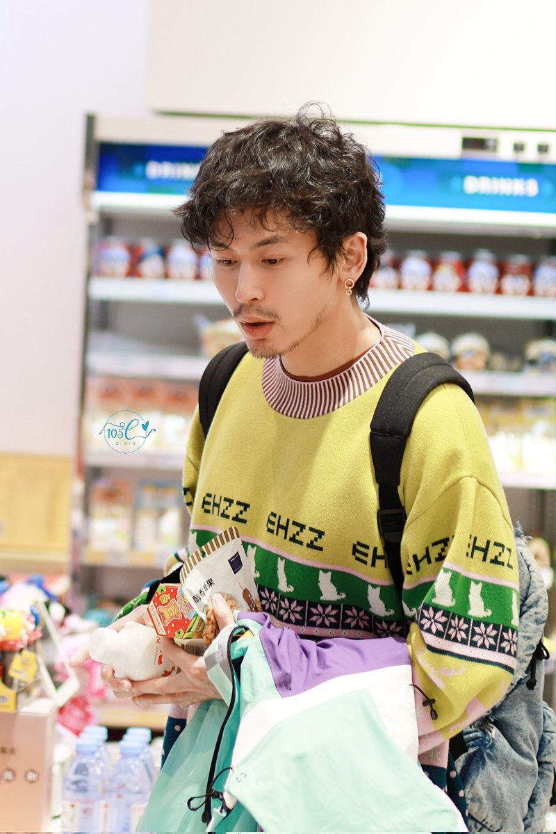 105forZZH's tweet image. 260114 广州到达🛬📷

#ZhangZhehan 
#ZhangZhehan张哲瀚
#张哲瀚 #張哲瀚 #ZZH 
#チャンジャーハン 
#장철한 #จางเจ๋อฮั่น
#zhangsanjian
#张三坚
#TheRealZhangZhehan 
#zhangzhehan_super3
#WordOfHonor 
#山河令