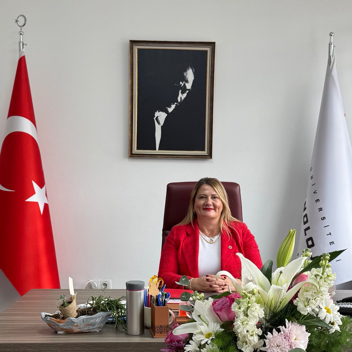 aubiyotek's tweet photo. Enstitü Müdürümüz Sayın Prof Dr Demet CANSARAN DUMAN (@dcansaran), Biyoteknoloji Enstitü Müdürlüğü'ne yeniden atanmıştır. Hocamızı tebrik eder, başarılarının devamını dileriz. 👏💐 https://t.co/SPlhtr9zKn