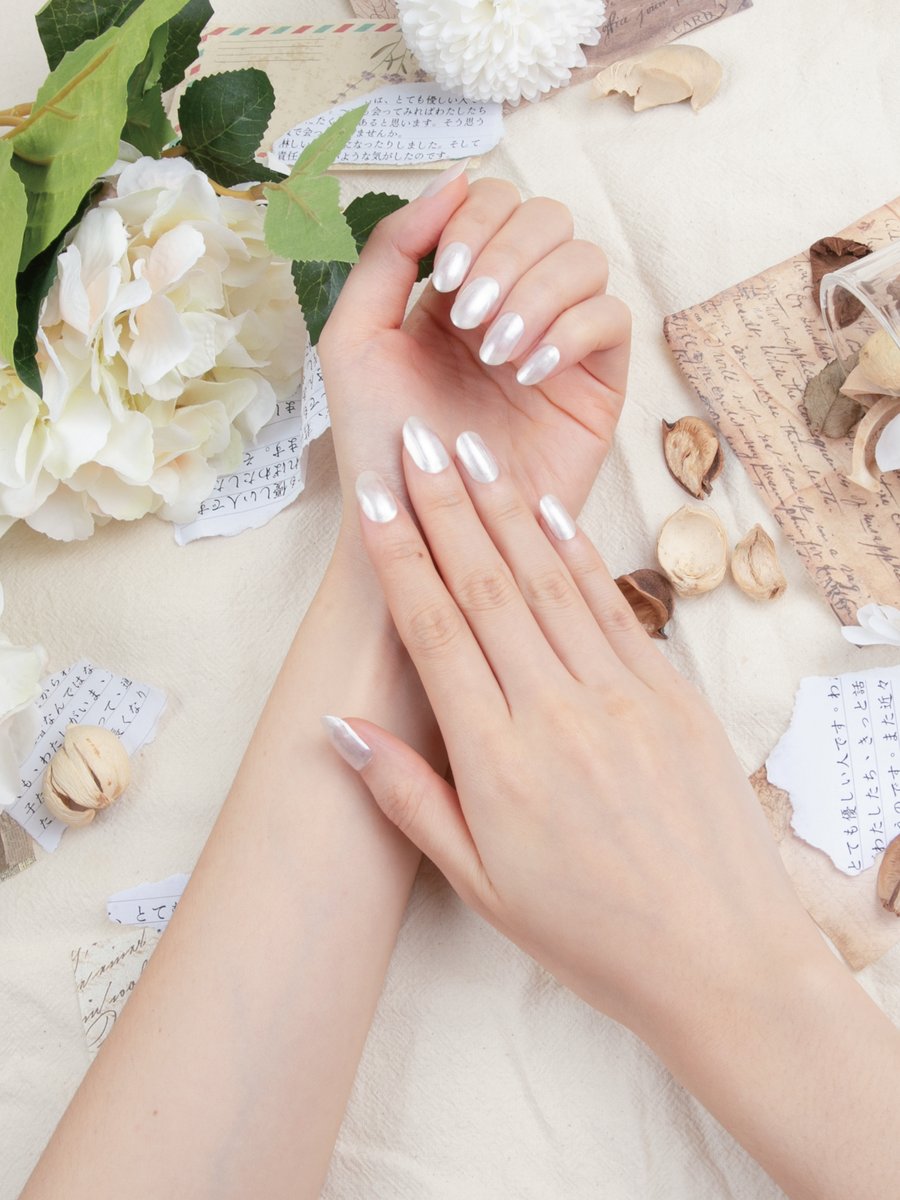 etseqnailpolish's tweet photo. #MK2007わたくし率イン歯ーまたは世界
真珠のような純粋さと清潔感で、女性らしい優雅さを引き立てるパールホワイト🤍
・
・
・
・
#指先に文学を纏う #川上未映子 #etseq. #わたくし率イン歯ーまたは世界 https://t.co/PNudmS01Pm