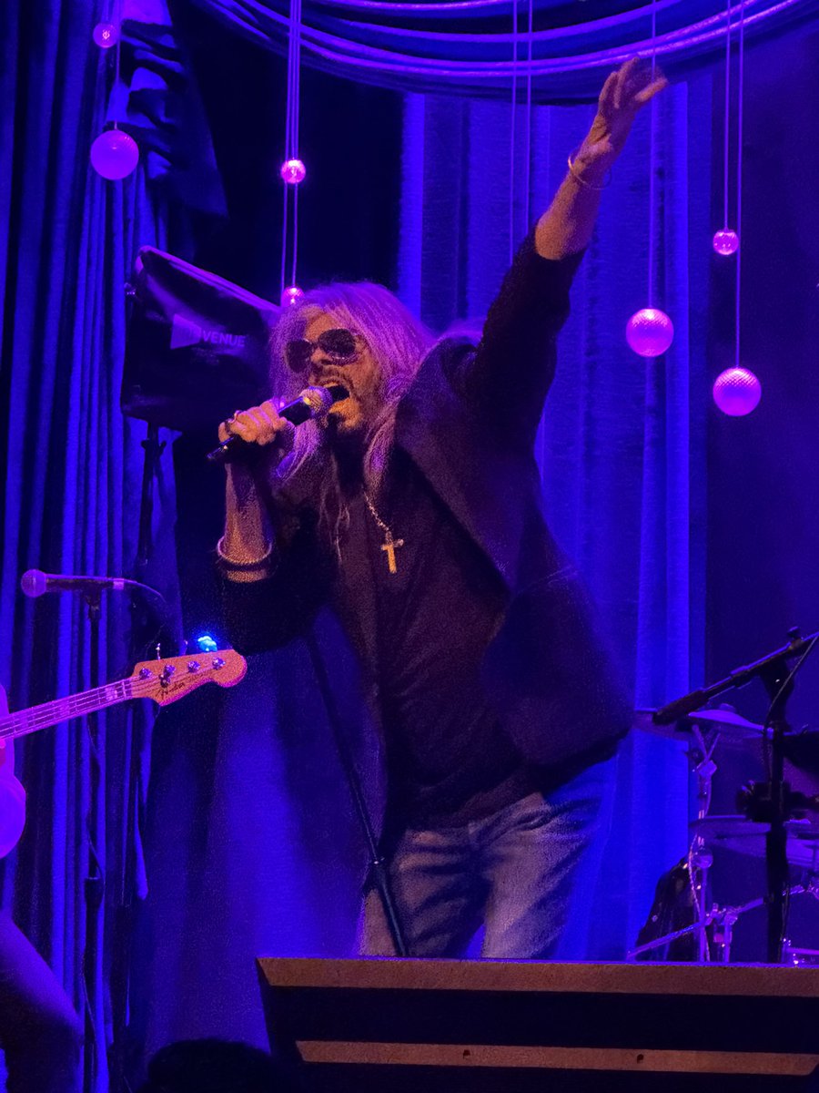 Really cool seeing Michael PS Hayes singing Foo Fighters here in Vegas.

#dootdootdoot

<a href="/bruceprichard/">Bruce Prichard</a>