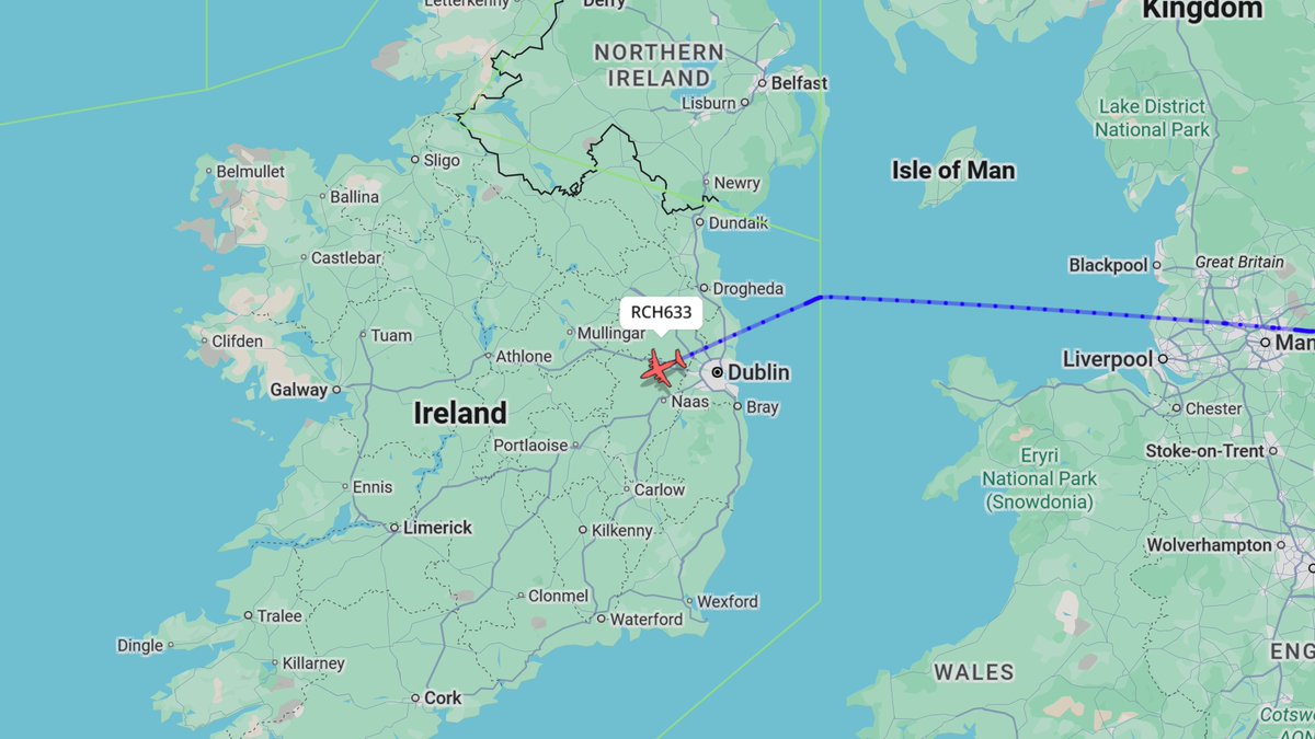 EISNspotter's tweet photo. USAF C-17A #RCH633 is inbound to Shannon Airport from RAF Mildenhall with further GSE.

C-17A #RCH5060 was also in this morning from JB Andrews possibly with presidential motorcade vehicles, as it looks like #AF1 might be making a stopover.

04-4129 / #AE1239
03-3119 / #AE119C https://t.co/taT8JrwJVF