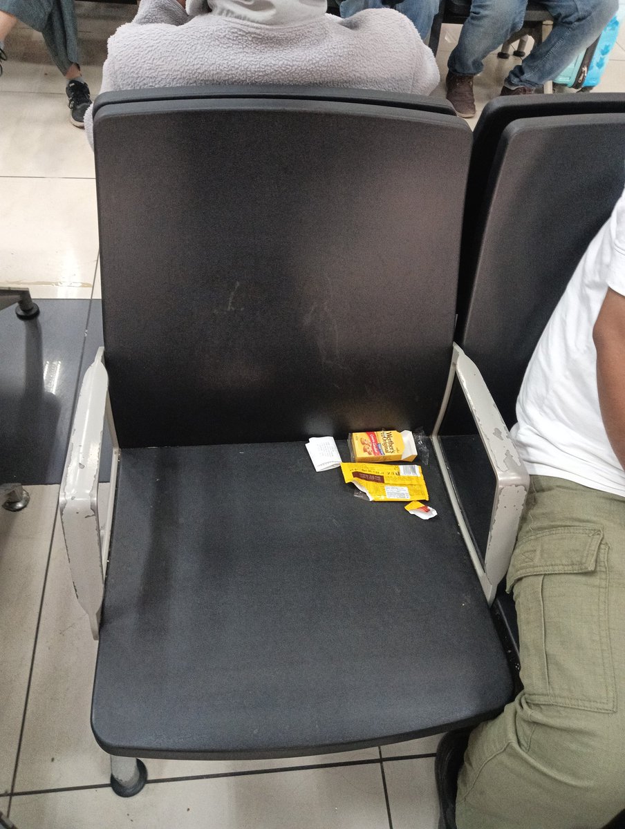 स्वच्छता अभियान की ताजा तस्वीर <a href="/AdaniOnline/">Adani Group</a> 
<a href="/AdaniAirport/">AdaniAirport🇮🇳</a> at ahamdabad 
<a href="/INCIndia/">Congress</a> 
<a href="/RahulGandhi/">Rahul Gandhi</a>